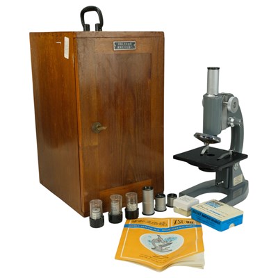 Lot 636 - A Chinese XSC-06 microscope