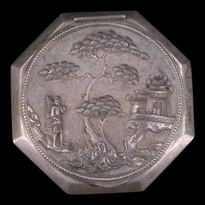 Lot 1121 - A Chinese export silver powder compact, the...
