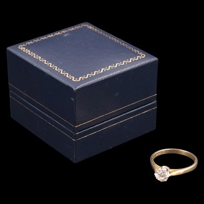 Lot 1381 - A near-contemporary diamond solitaire...