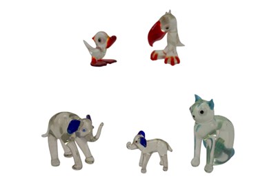 Lot 1055 - A small group of glass lampwork animals