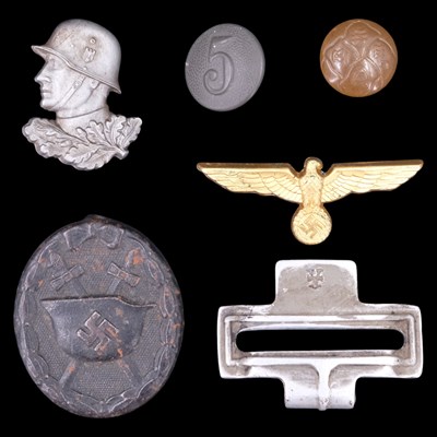 Lot 103 - German Third Reich insignia etc, including a...