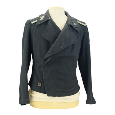 Lot 130 - A German Third Reich panzer troops panzerjacke...
