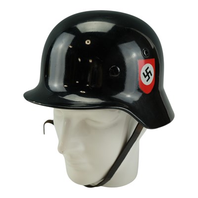 Lot 128 - A German Third Reich M 1935 steel...