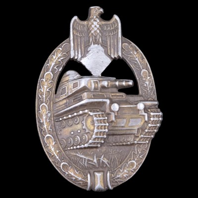 Lot 105 - A German Third Reich Panzer badge in bronze,...