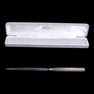 Lot 1165 - A QEII silver-handled letter knife, 18 cm