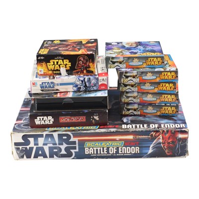 Lot 682A - A group of Star Wars puzzles and board games,...