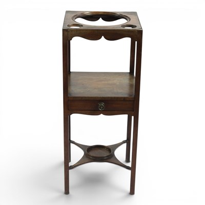 Lot 1589 - A George III mahogany wash stand
