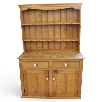 Lot 1622 - A Victorian / early 20th Century pine...