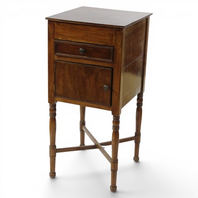 Lot 1639 - A mahogany pot cupboard