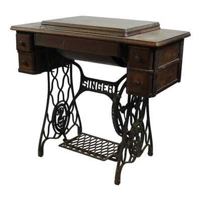 Lot 801A - An early 20th Century Singer treadle sewing...