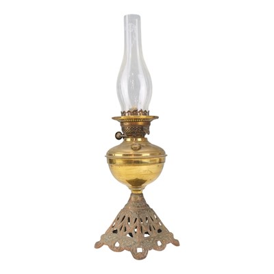 Lot 887A - A late 19th / early 20th Century oil lamp,...